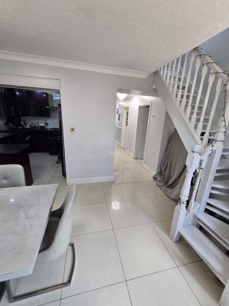 Exceptional 6-Bedroom Detached Bungalow with Large Garden, IG3