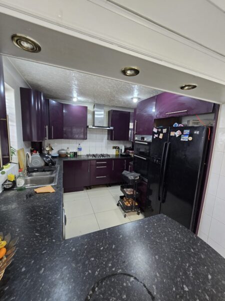 Exceptional 6-Bedroom Detached Bungalow with Large Garden, IG3