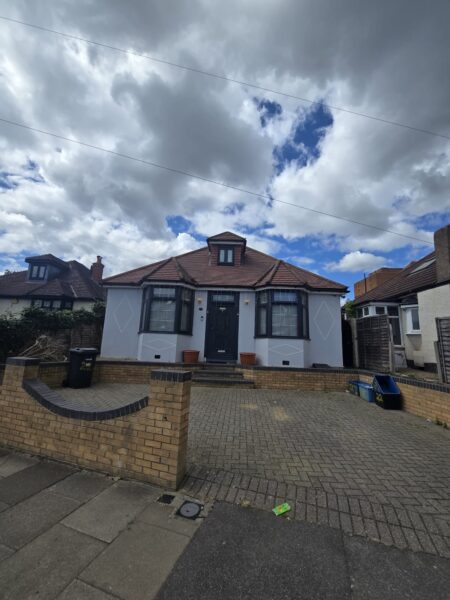Exceptional 6-Bedroom Detached Bungalow with Large Garden, IG3
