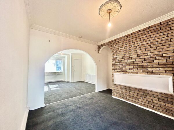 2 Bedroom Terrance House In E12