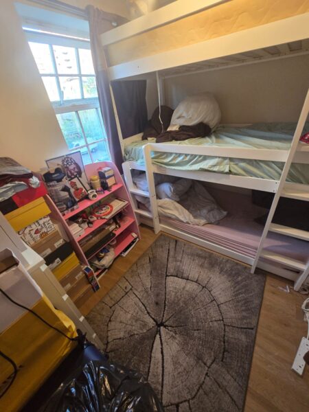 Spacious 2-Bedroom, 2-Bathroom Flat, IG11
