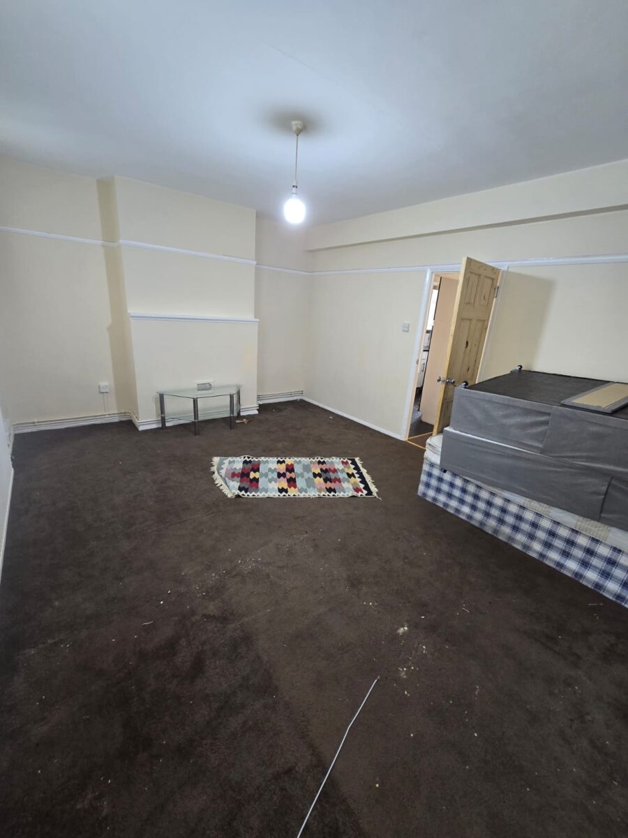 Studio Flat Available for Rent , IG11