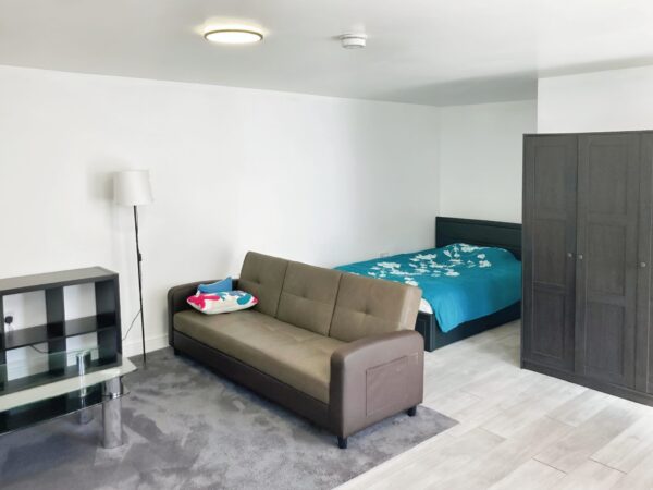 Studio Flat Available for Rent, RM13