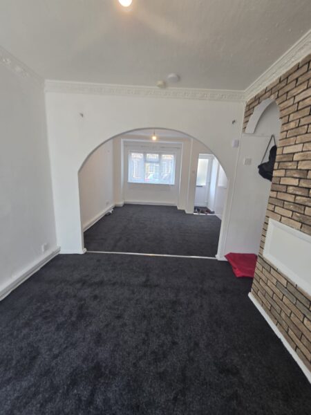 2 Bedroom Terrance House In E12