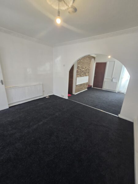 2 Bedroom Terrance House In E12