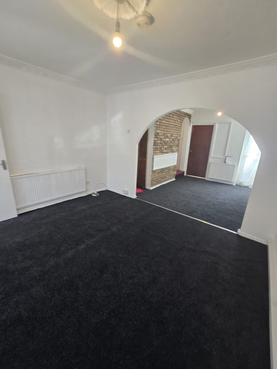 2 Bedroom Terrance House In E12