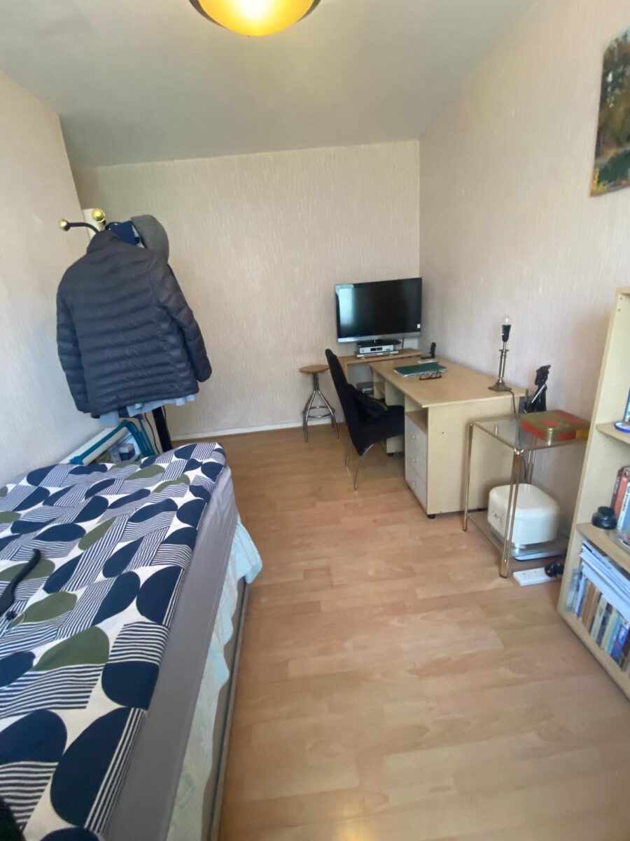 First Floor 2 Bed Flat for Sale, IG11