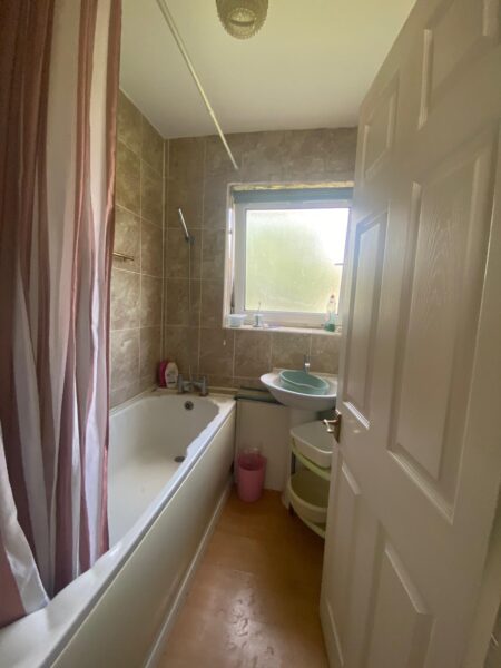 First Floor 2 Bed Flat for Sale, IG11
