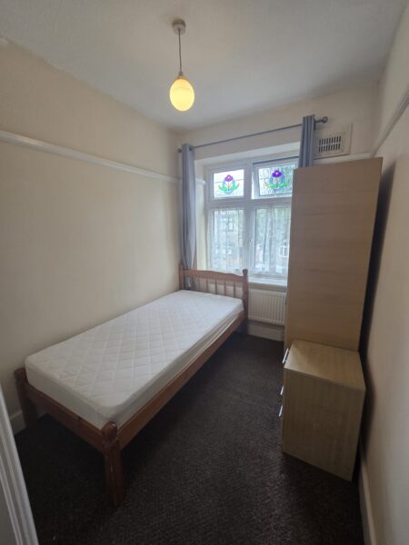 Spacious 3-Bedroom Family Home to Rent – RM6