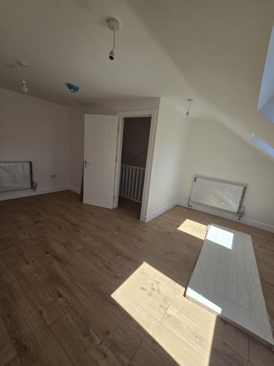 Newly Refurbished 6-Bedroom Family Home to Rent –  E7