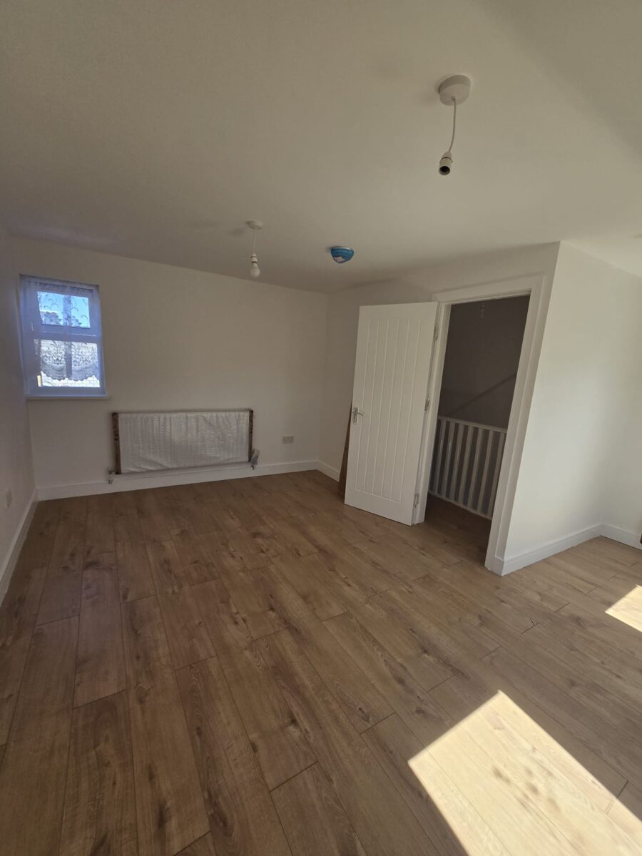 Newly Refurbished 6-Bedroom Family Home to Rent –  E7