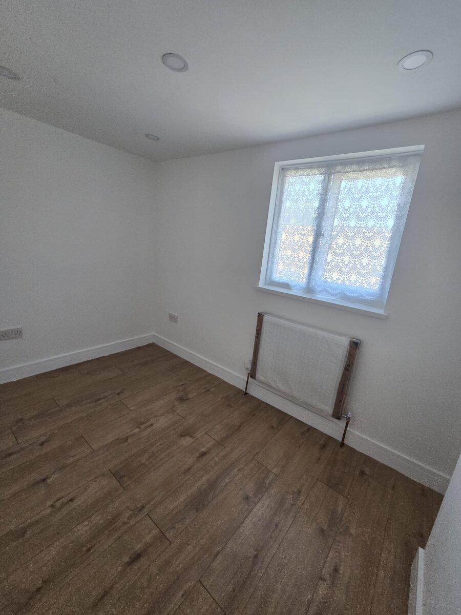 Newly Refurbished 6-Bedroom Family Home to Rent –  E7