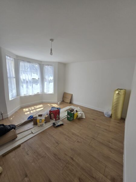 Newly Refurbished 6-Bedroom Family Home to Rent –  E7