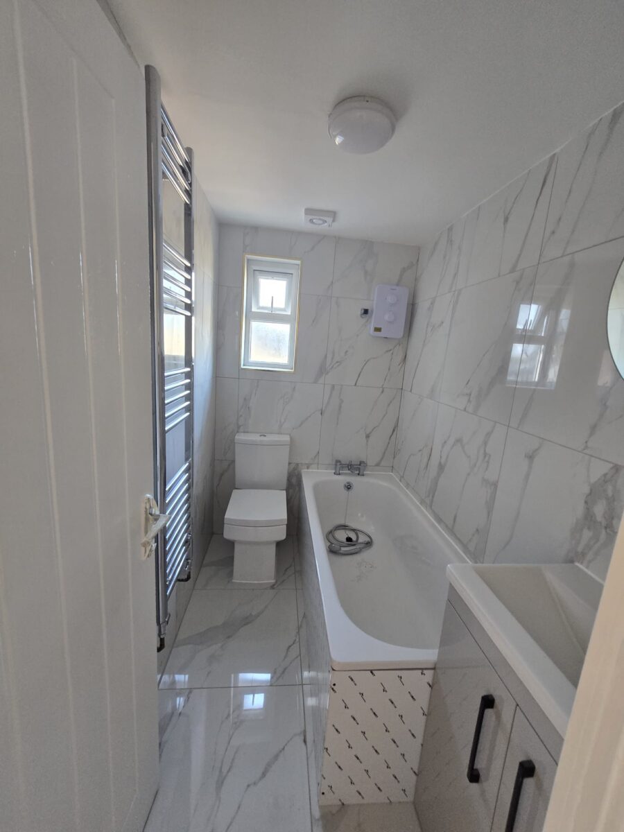 Newly Refurbished 6-Bedroom Family Home to Rent –  E7