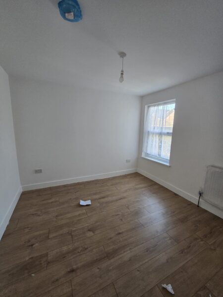 Newly Refurbished 6-Bedroom Family Home to Rent –  E7