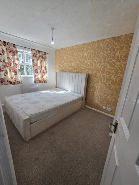 1 Bed Flat To Let - IG11