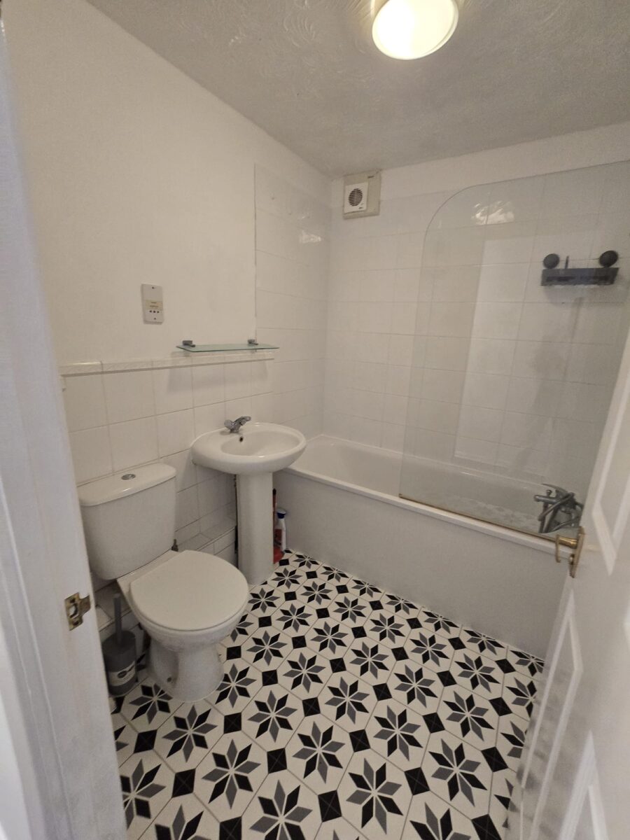 1 Bed Flat To Let - IG11