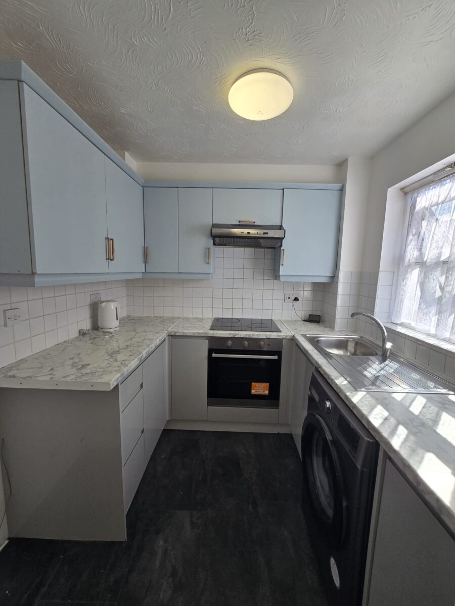 1 Bed Flat To Let - IG11