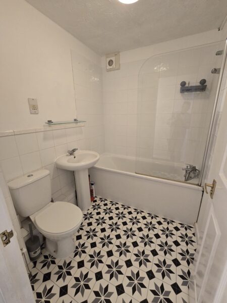 1 Bed Flat To Let - IG11