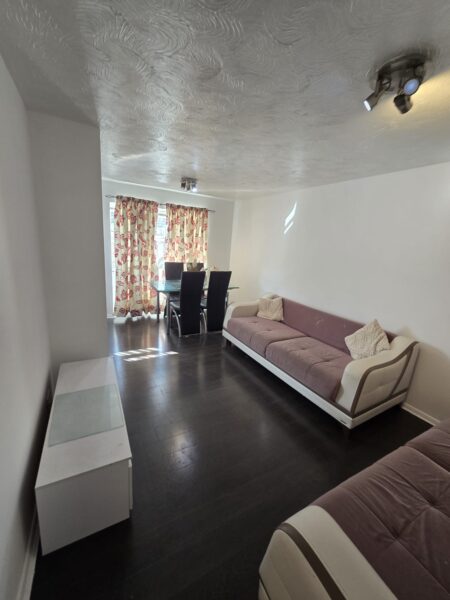 1 Bed Flat To Let - IG11