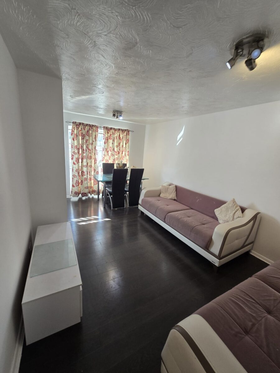 1 Bed Flat To Let - IG11