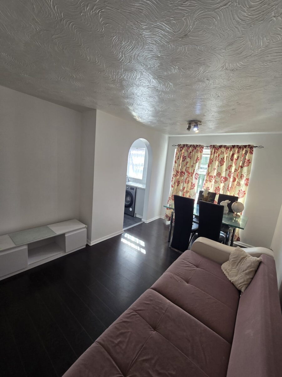 1 Bed Flat To Let - IG11