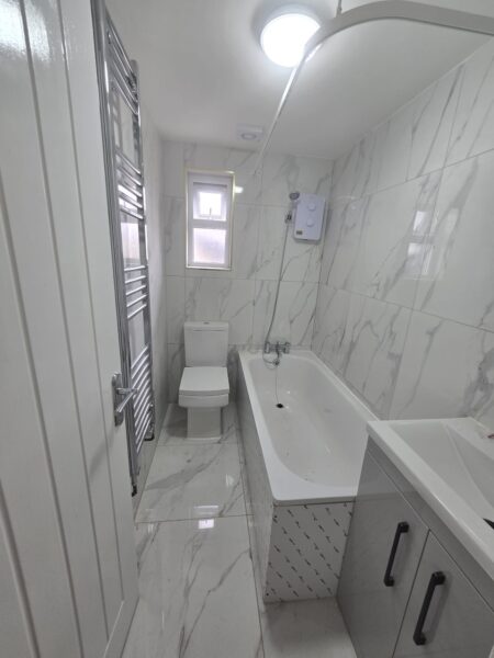 45 Grosvenor rd E7 8HZ