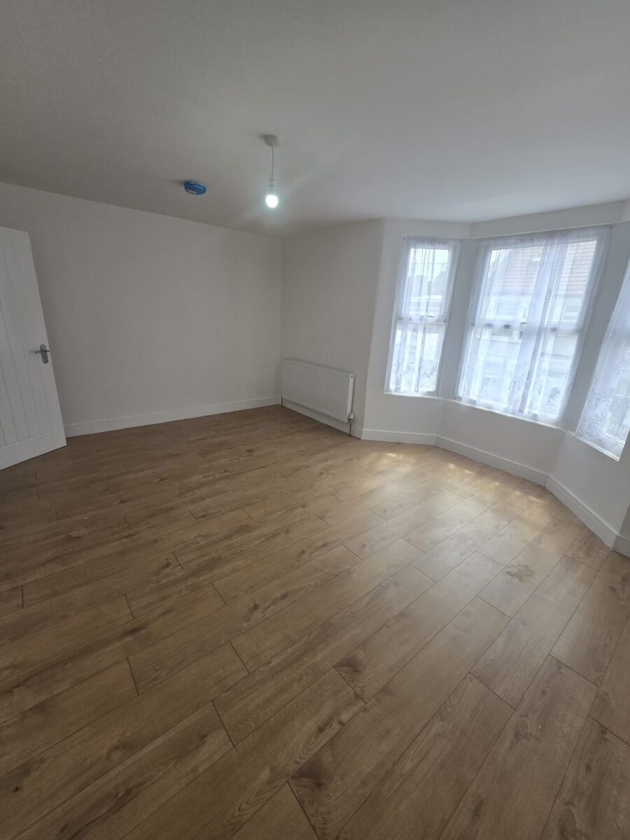 45 Grosvenor rd E7 8HZ
