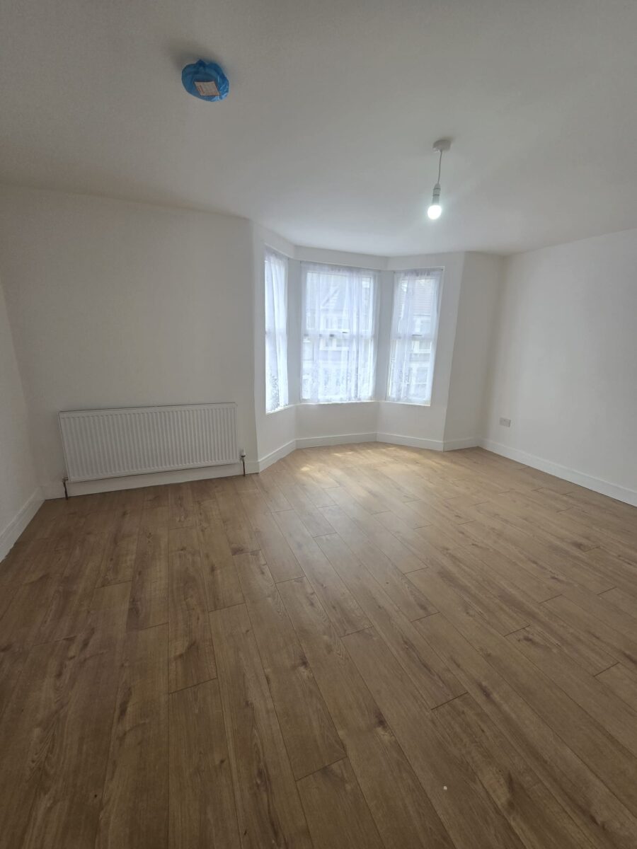 45 Grosvenor rd E7 8HZ