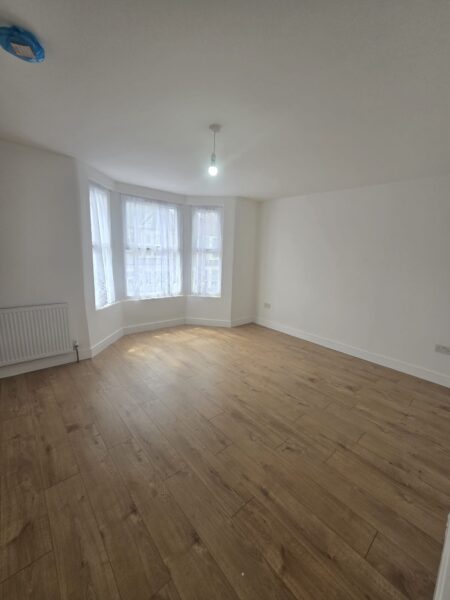 45 Grosvenor rd E7 8HZ