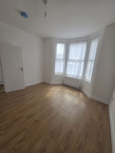 45 Grosvenor rd E7 8HZ