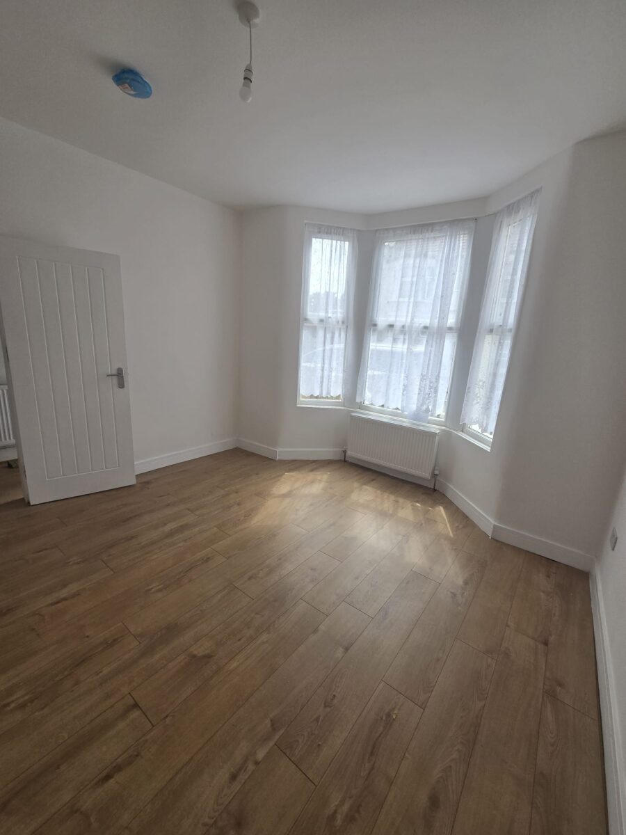 45 Grosvenor rd E7 8HZ