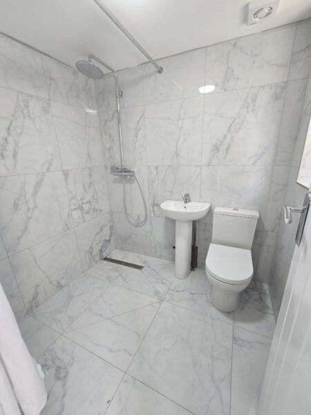 45 Grosvenor rd E7 8HZ