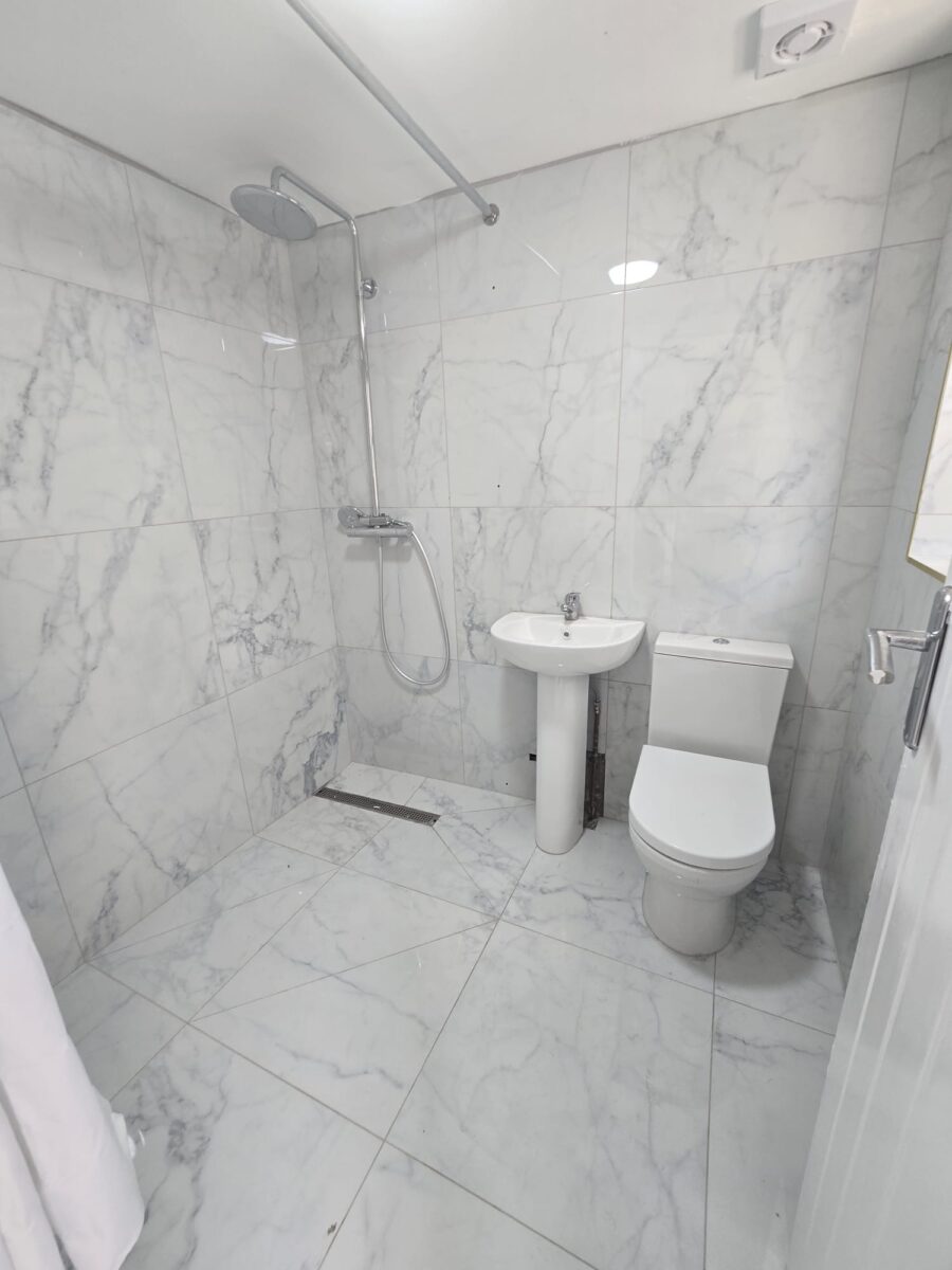 45 Grosvenor rd E7 8HZ