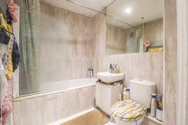 2-Bedroom Flat to Let –RM1