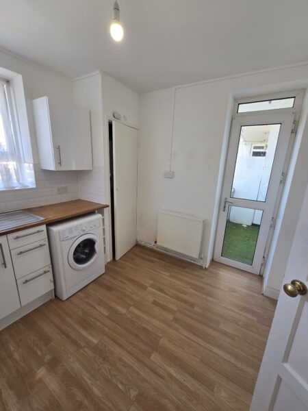 2-Bedroom Flat, IG11