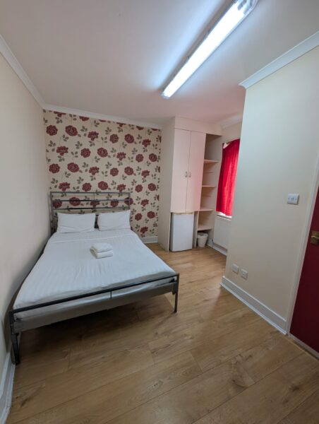 9 En-Suite Rooms For Rent, IG11