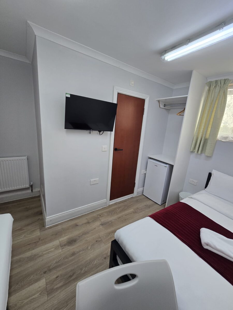 Selections of Ensuit Room with Bills From £800-£1300