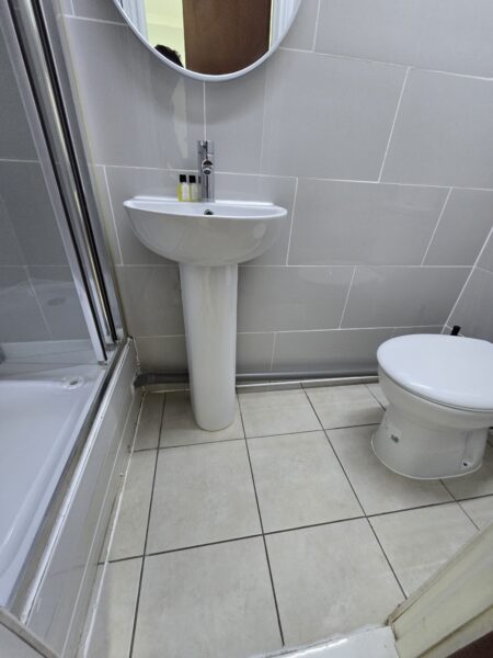 Selections of Ensuit Room with Bills From £800-£1300