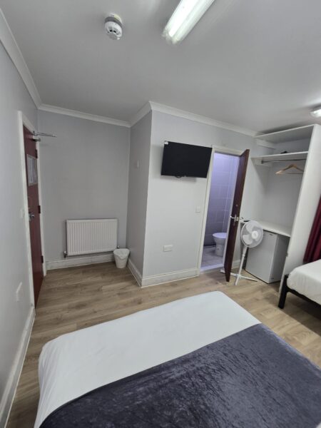 Selections of Ensuit Room with Bills From £800-£1300