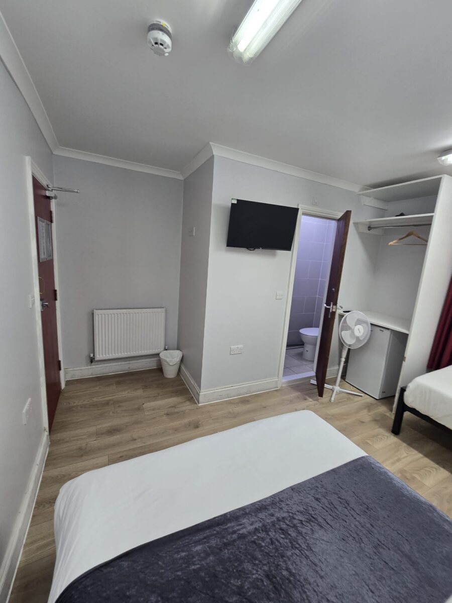 Selections of Ensuit Room with Bills From £800-£1300