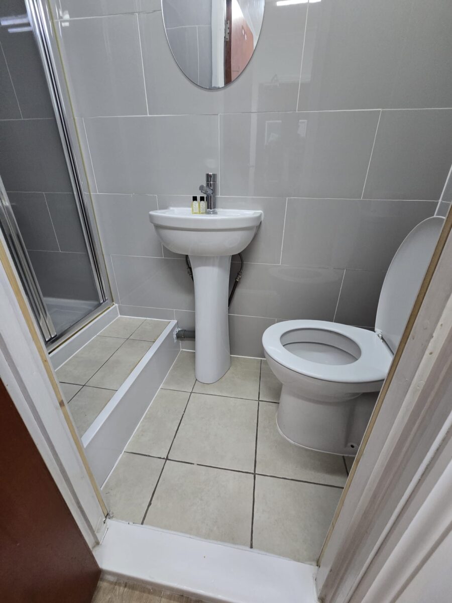 Selections of Ensuit Room with Bills From £800-£1300