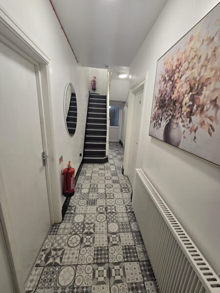King-Size En-Suite Room with Bills £1250