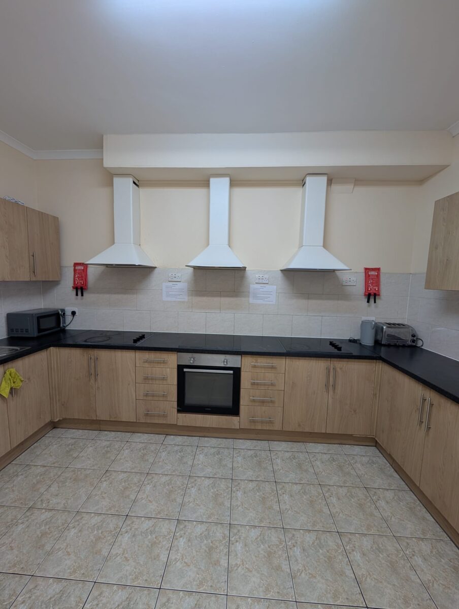 2 En-Suite Rooms with Bathrooms For Rent, IG11 £1000 Each with Bills