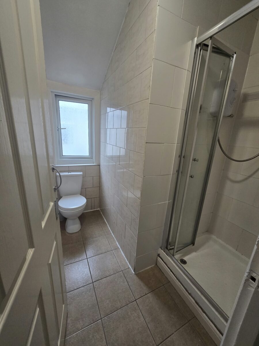 Lovely Self-Contained Studio Flat – Next to Barking Station! IG11 8TN £1350