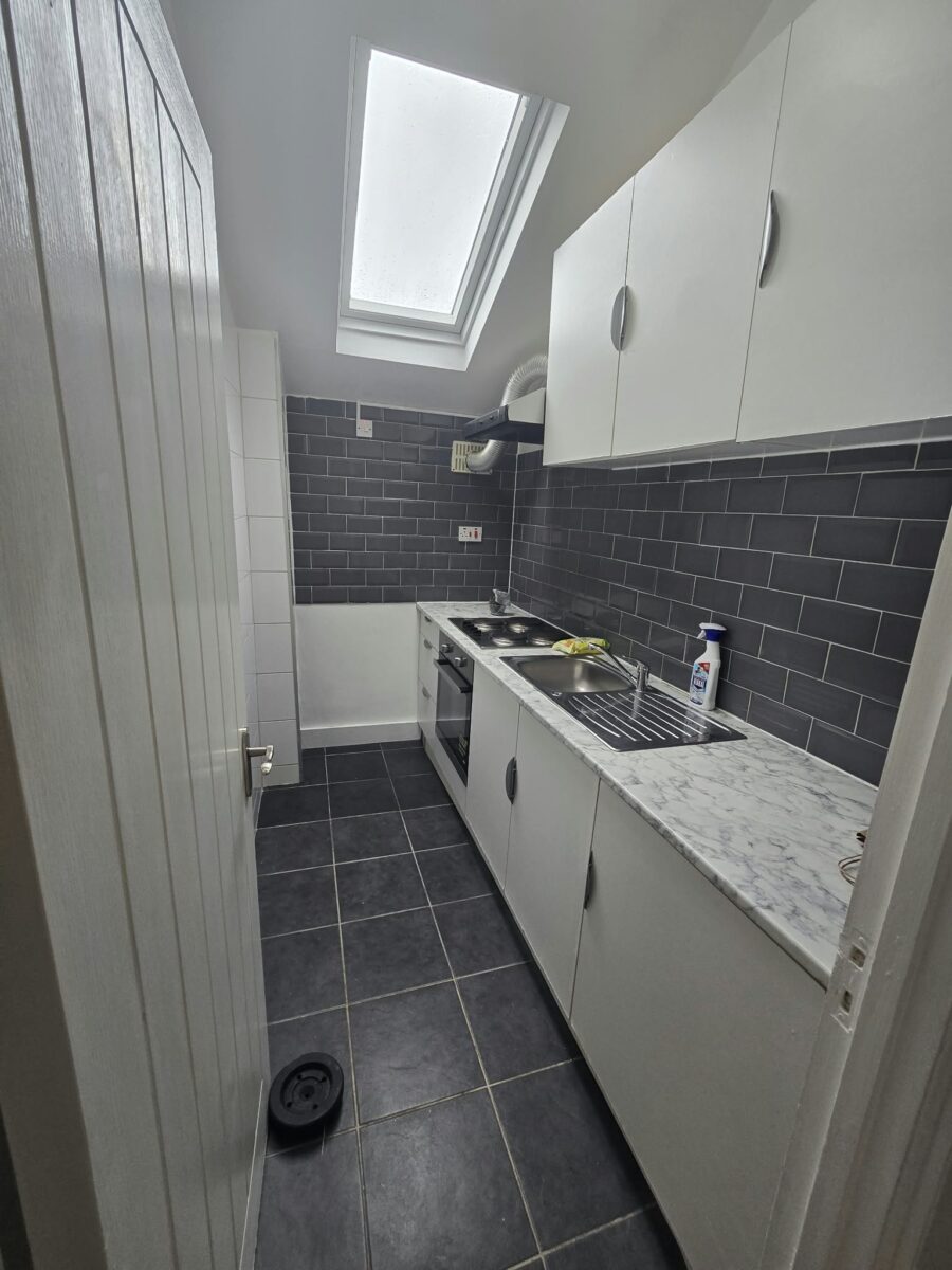 Lovely Self-Contained Studio Flat – Next to Barking Station! IG11 8TN £1350