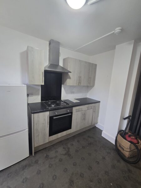 Two-Bedroom Flat with Private Garden – IG1