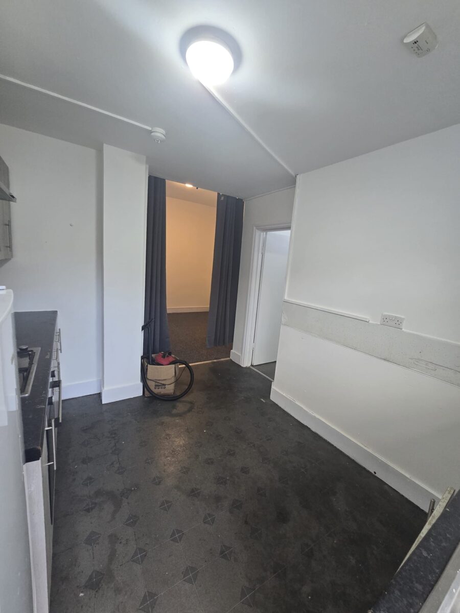 Two-Bedroom Flat with Private Garden – IG1