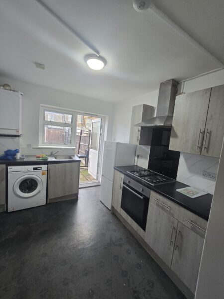Two-Bedroom Flat with Private Garden – IG1