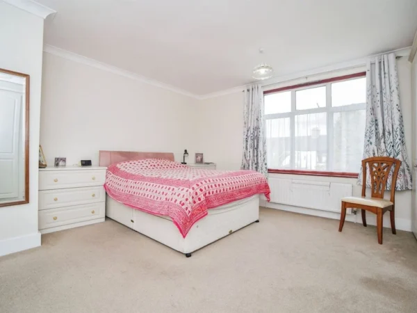 Selections Of Rooms In shared House from £600 in IG11 9XB